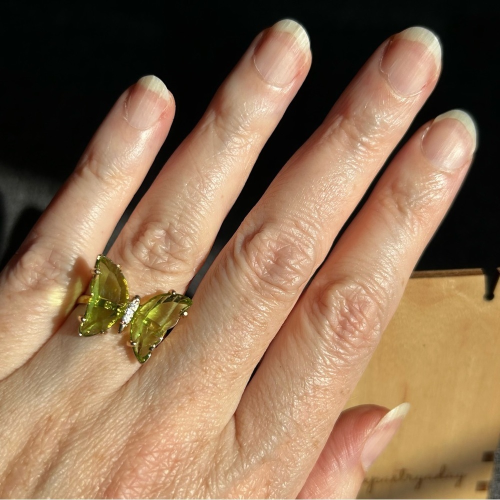 Pretty LIGHT GREEN Butterfly Gemstone Fashion Ring, Gold, Adjustable